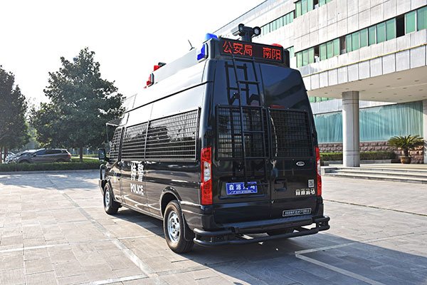 河南南阳市防暴运兵车发车(图5)