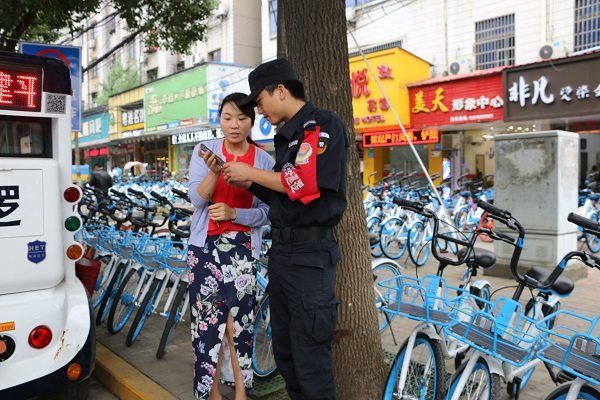 国庆出游全国美景各不相同，但您身边始终有这样一道“风警线”......(图6)