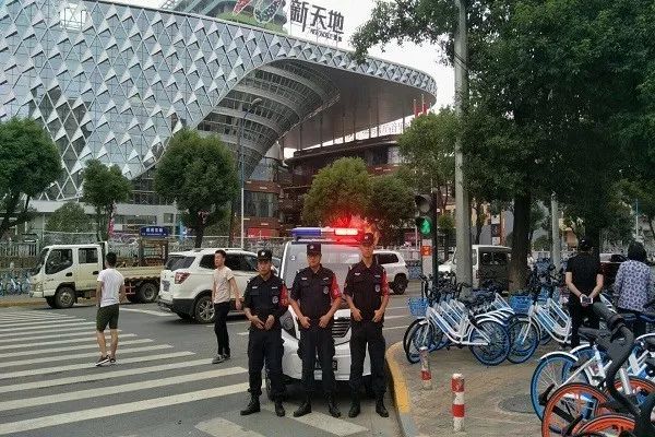 国庆出游全国美景各不相同，但您身边始终有这样一道“风警线”......(图4)