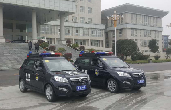 护航十九大  鸿马在行动——南阳方城特警电动巡逻车列装上岗(图2)