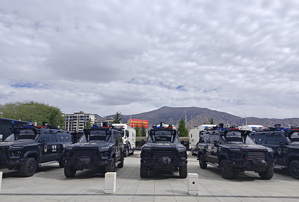 高原特警战士再添新利器！森源鸿马装甲车、布障车、水炮车入伍西藏！(图3)