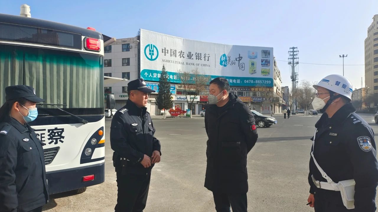 【春节我在岗】移动警务室守护平安(图2)