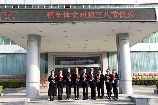 鲜花添香  魅力巾帼||森源鸿马庆祝三八妇女节(图12)