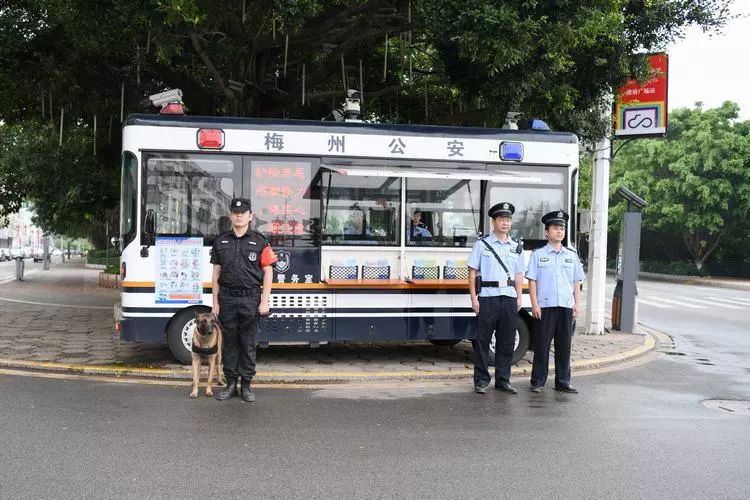 显性用警：森源鸿马移动警务车进一步提升街面见警率管事率 (图3)