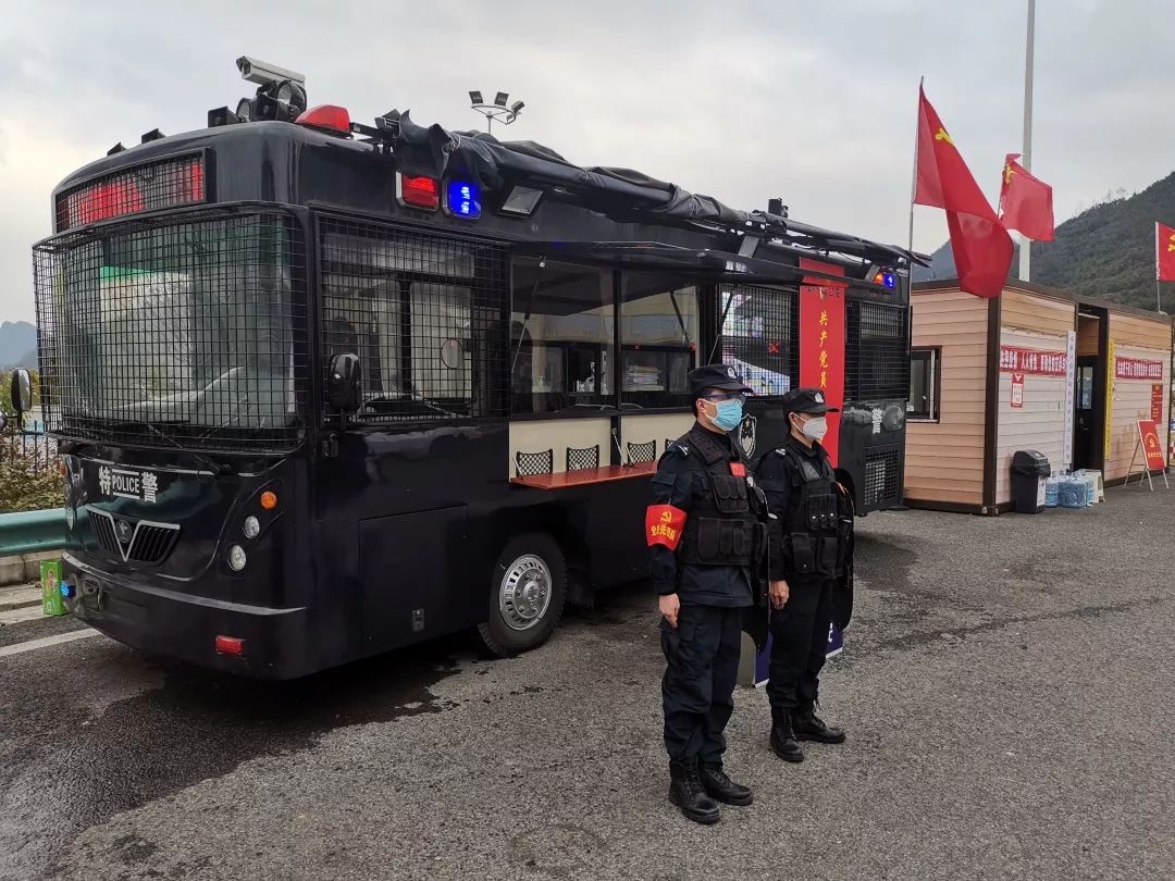 森源鸿马移动警务室||打造智慧巡防新模式 “零距离”服务群众(图2)